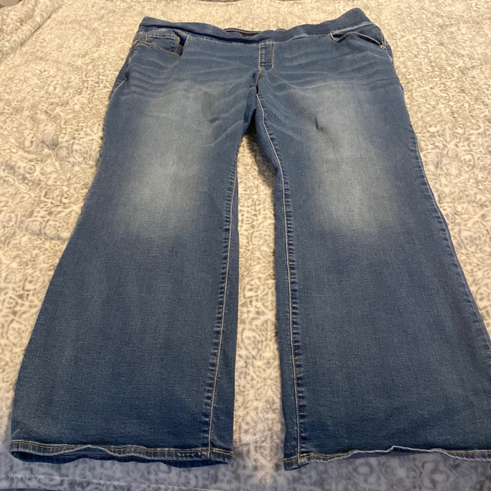 Old Navy elastic waist Rockstar straight leg jean. 24 Plus.